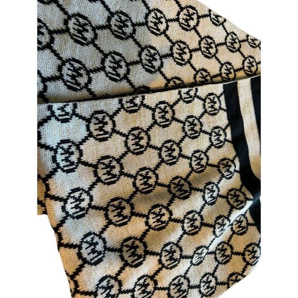 Michael Kors Jet Set Logo Scarf - Picture 5 of 5